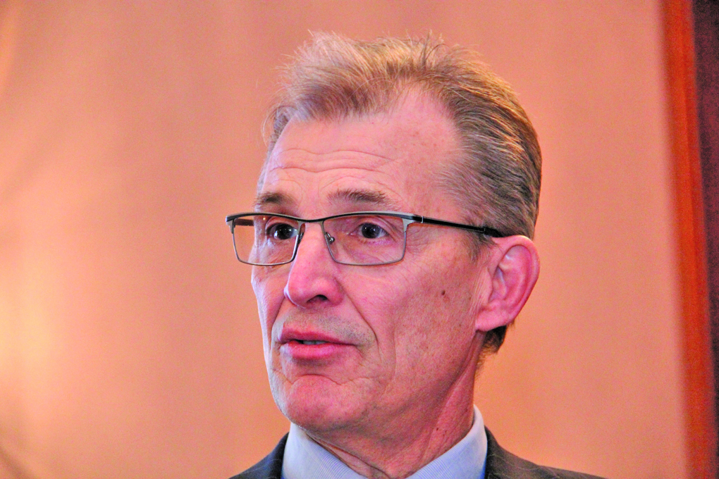 The Canadian Grain Commission is still working on its new insurance-based farmer payment protection program, says assistant chief commissioner Jim Smolik.   photo: allan dawson