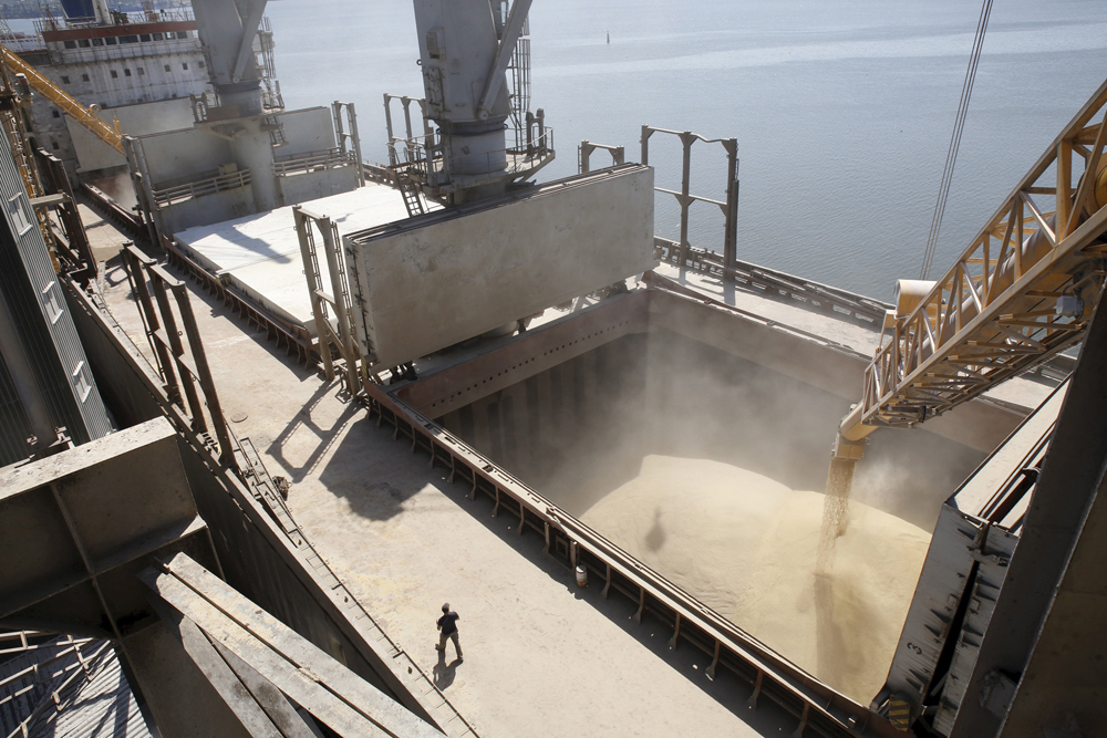 Supply and demand ultimately determines grain prices, but speculators often ignore those fundamentals and that can create selling opportunities, says provincial crop market analyst Neil Blue.