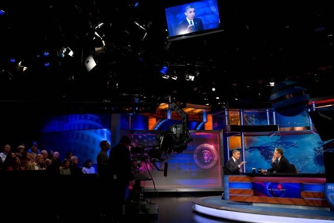 Jon Stewart of U.S. cable channel Comedy Central interviews President Barack Obama on Oct. 18. (Pete Souza photo, WhiteHouse.gov)
