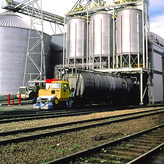 Prairie farmers have “repeatedly” asked for “more predictable, timely and efficient rail service” from Canada’s railways, the CCGA says. (Canola Council of Canada photo)
