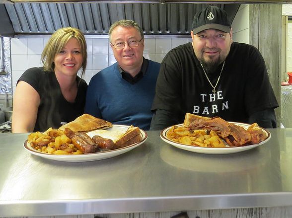 Welland, Ont. MP Malcolm Allen, shown here at centre in January with local restaurateurs Tarina Richard-Ash and Pete Kouretsos, on Wednesday launched the NDP’s food strategy. (MalcolmAllen.ndp.ca)
