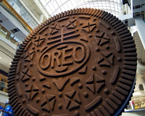 Mondelez’s brands in Canada include Oreo cookies, which marked their 100th anniversary with this giant replica unveiled in 2012 in Toronto. (CNW Group/Kraft Canada)
