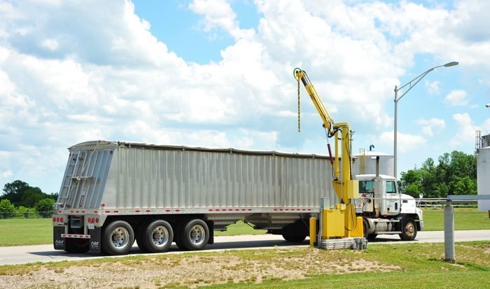 Samples are taken from a load of corn at IGPC’s Aylmer, Ont. ethanol plant. (IGPC.ca)
