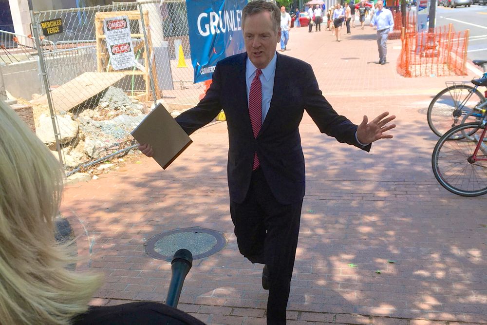 U.S. Trade Representative Robert Lighthizer walks toward reporters ahead of a meeting with his Canadian and Mexican counterparts to discuss talks on modernizing the NAFTA trade deal, in Washington, D.C. on May 11. (Photo: Reuters/David Ljunggren)
