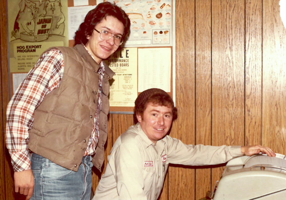 This photo was taken back in the days when Alberta Pork was the single-desk seller of hogs in the province. While returning to a single desk might not be possible, hog producers should consider collective marketing, the farm organization argues.