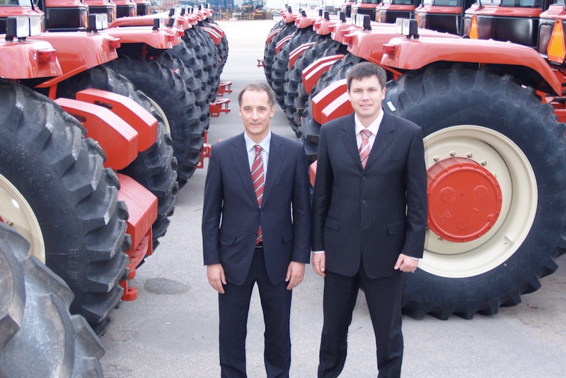 Buhler Industries board member Konstantin Babkin, shown here at left with the company’s then-president Dmitry Lyubimov during a visit to the company’s facility in Winnipeg in 2007, is seen as particularly vulnerable to sanction from Canada. (File photo by Dave Bedard)
