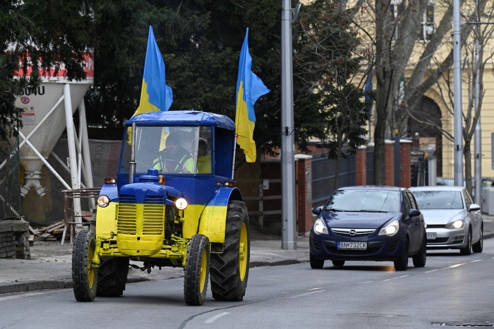 A tractor participates in a demonstration by members of Mier Ukrajine (Peace for Ukraine) in front of the Russian embassy in Bratislava on March 16, 2022. (Photo: Reuters/Radovan Stoklasa)
