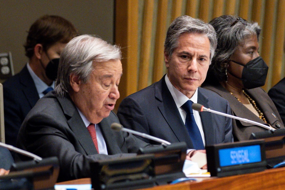 U.S. Secretary of State Antony Blinken listens to U.N. Secretary-General Antonio Guterres during a “Global Food Security Call to Action” meeting of foreign ministers at U.N. headquarters in New York on May 18, 2022. (Photo: Reuters/Eduardo Munoz)
