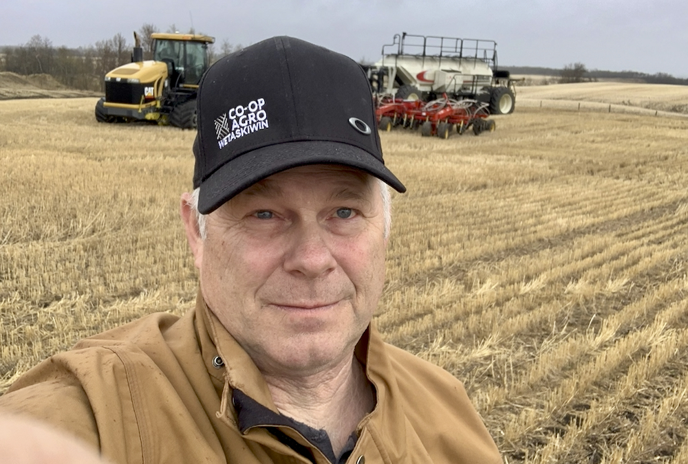 David Carlson has been using controlled-release nitrogen fertilizer for many years and says he’s sold on the product.