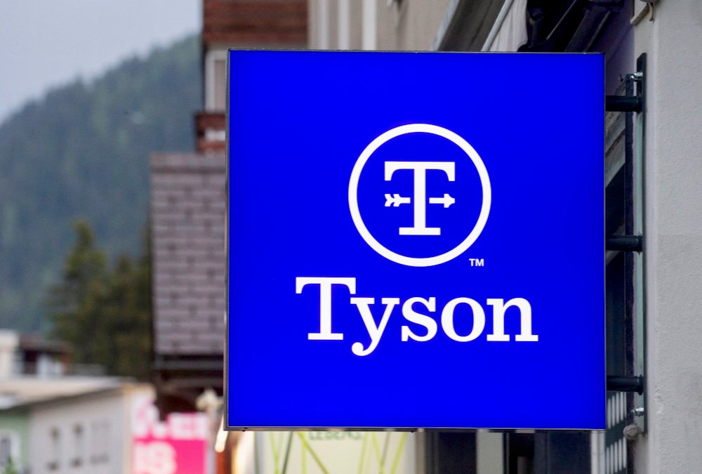 Tyson Foods logo as seen on a building in Davos, Switzerland, May 22, 2022. Photo: Reuters/Arnd Wiegmann/File
