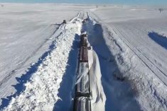 BNSF crews clear track near Lemmon, S.D., about 300 km northeast of Rapid City, in late December 2016. (BNSF.com)
