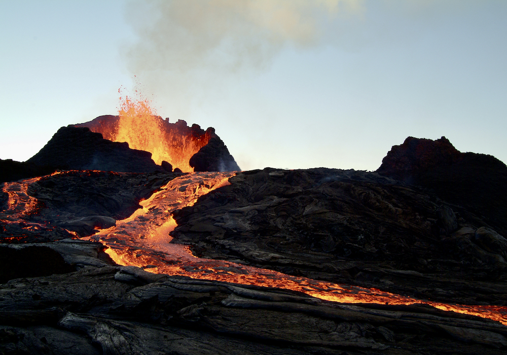 Volcanic eruptions and climate