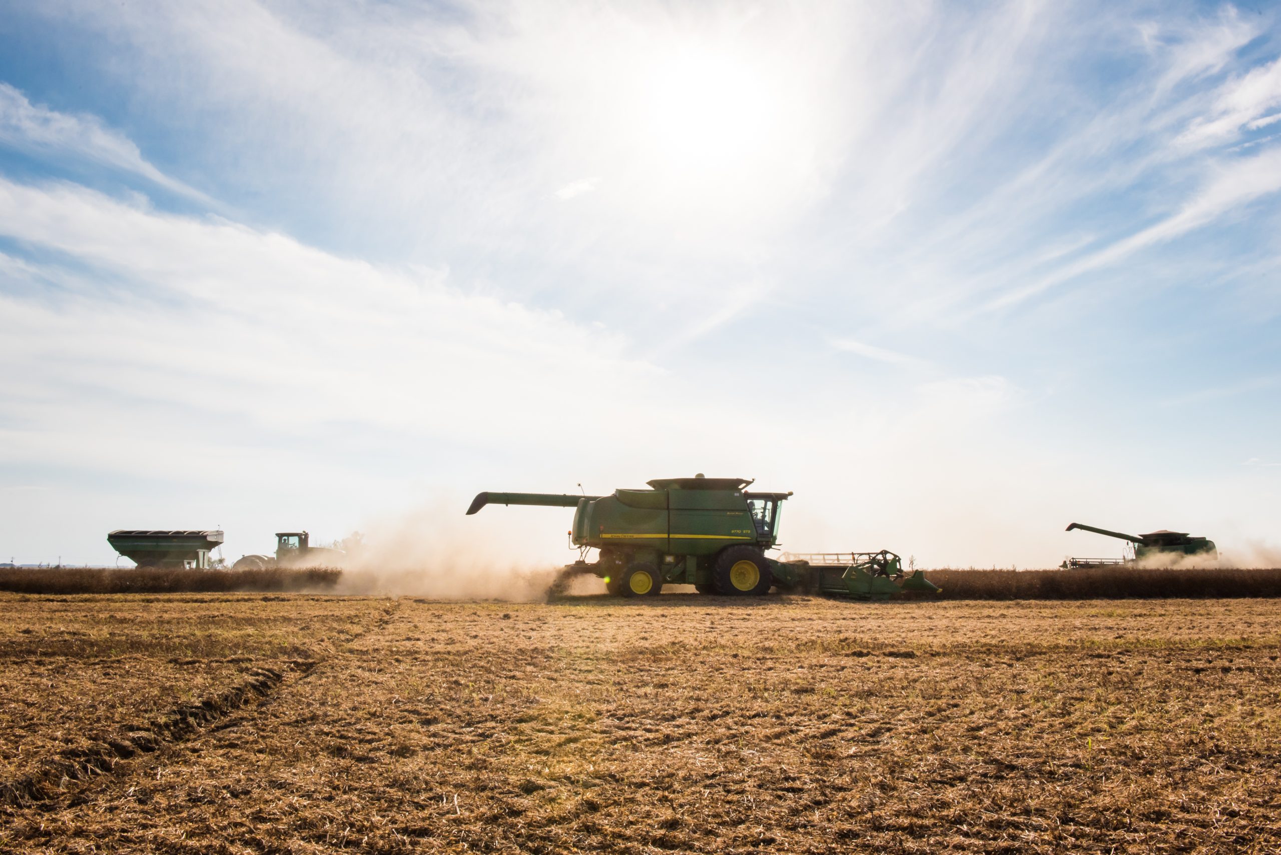 Farmers can use cash advances on fall inputs, livestock feed, repairs and maintenance, wages, and more. Photo: Farm Stock Images Canada